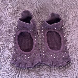 *$5 items are 5 for $15* Toesox barre socks